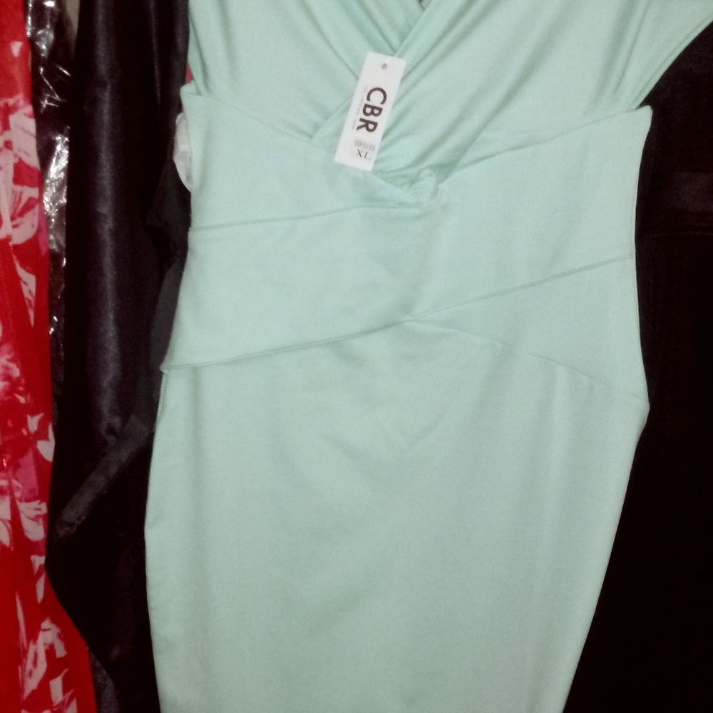 Dress - Picture 2 of 4
